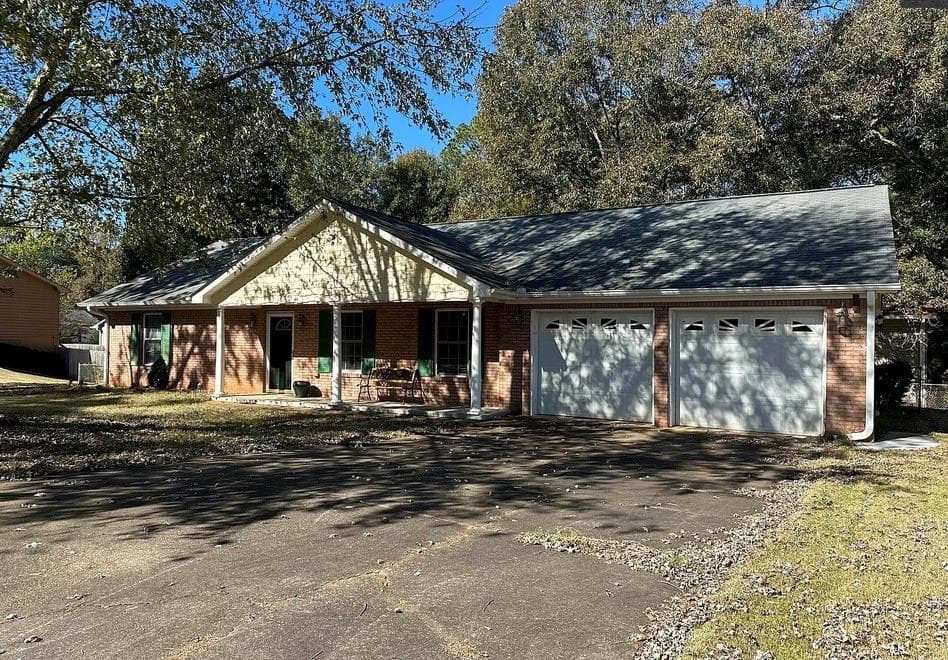 3 bedroom, 2 bathroom, 1,806 sq ft single family residence for sale at 574 Almand Branch Road, Conyers, GA 30094