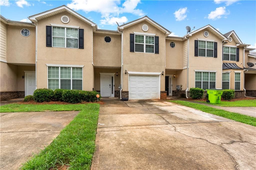 3 bedroom, 3 bathroom, 1,612 sq ft townhouse under contract at 2312 COACH Way, Jonesboro, GA 30236