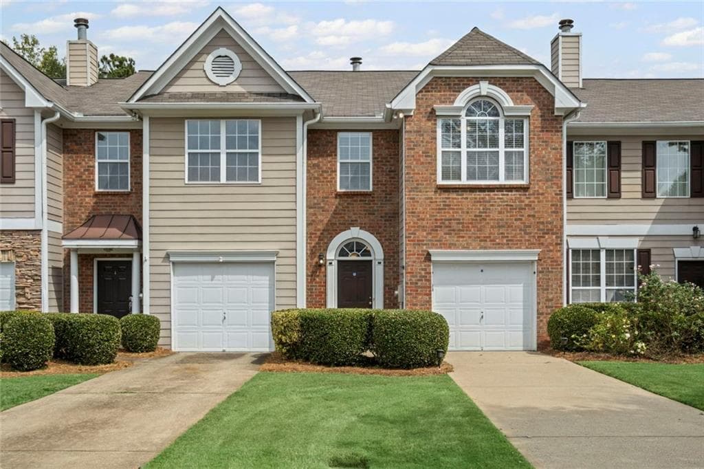3 bedroom, 3 bathroom, 1,696 sq ft townhouse sold at 172 Oak Green Drive, Lawrenceville, GA 30044