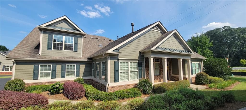 3 bedroom, 3 bathroom, 2,385 sq ft condominium for rent at 4565 Flycatcher Drive 202, Alpharetta, GA 30004 for $2,600 a month