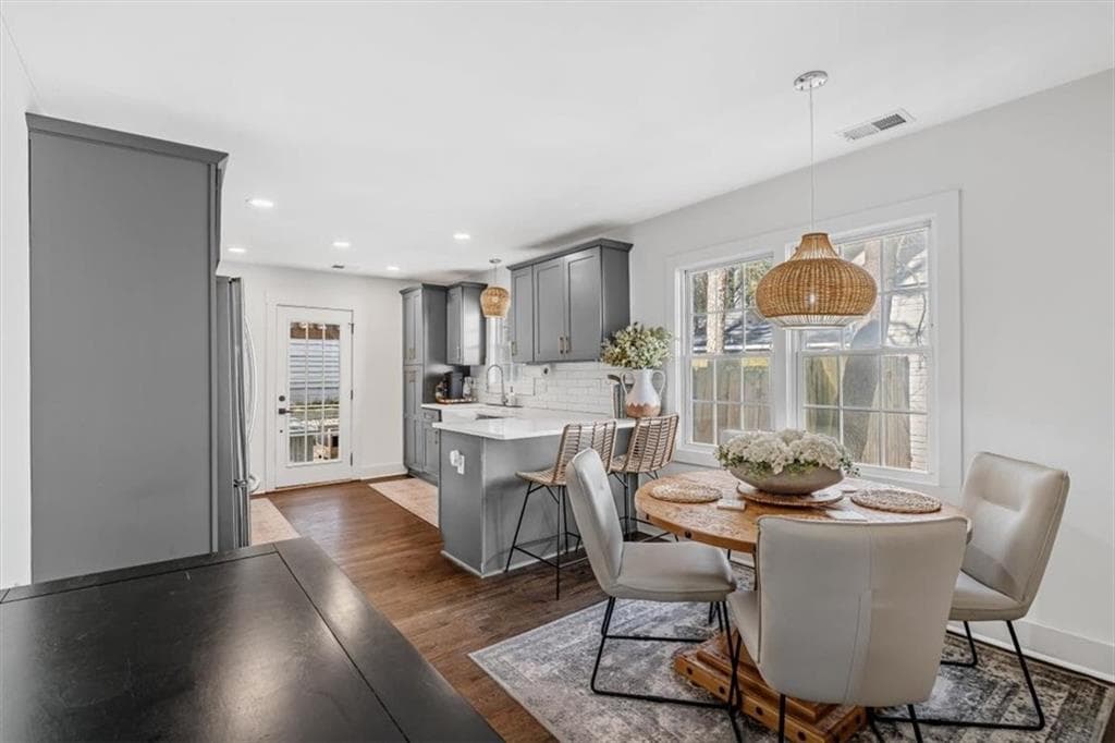 3 bedroom, 2 bathroom single family residence sold at 1931 S Gordon Street, Atlanta, GA 30310