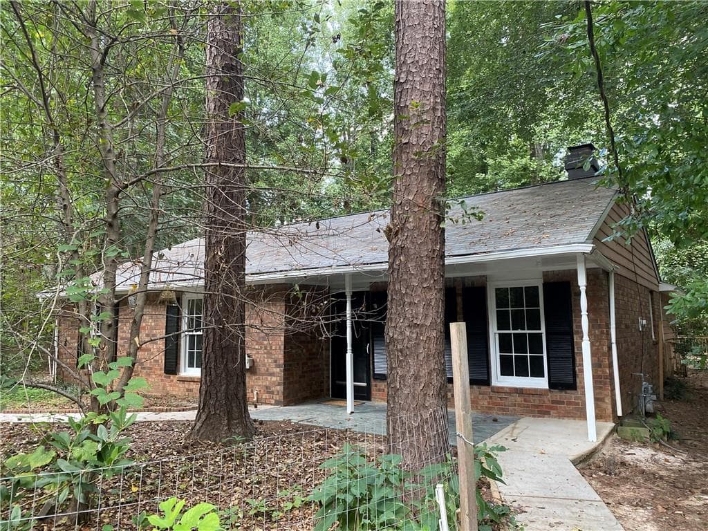 4 bedroom, 3 bathroom, 2,462 sq ft single family residence for sale at 5295 Lyme Bay Circle, Norcross, GA 30071