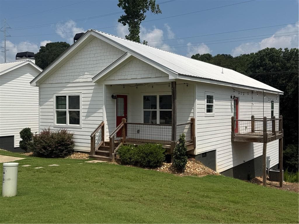 3 bedroom, 2 bathroom single family residence for rent at 519 Liberty Park Drive, Gainesville, GA 30501 for $1,895 a month