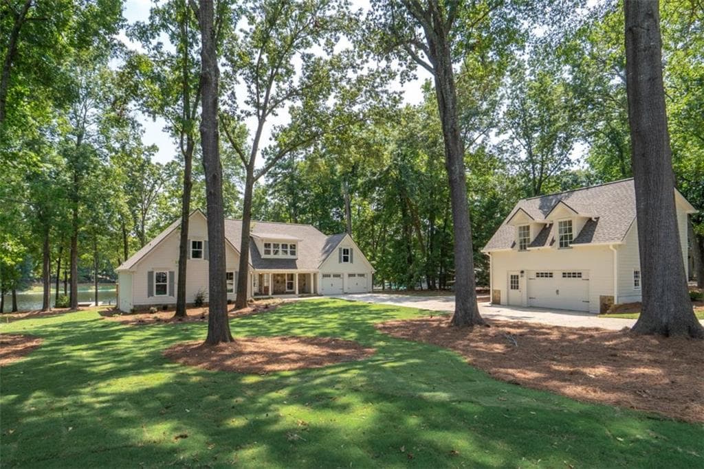 5 bedroom, 5 bathroom, 2,888 sq ft single family residence for sale at 200 Whitney Street, Eatonton, GA 31024