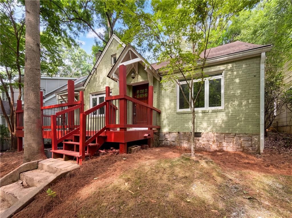 2 bedroom, 1 bathroom, 1,840 sq ft single family residence for sale at 512 Harold Avenue, Atlanta, GA 30307