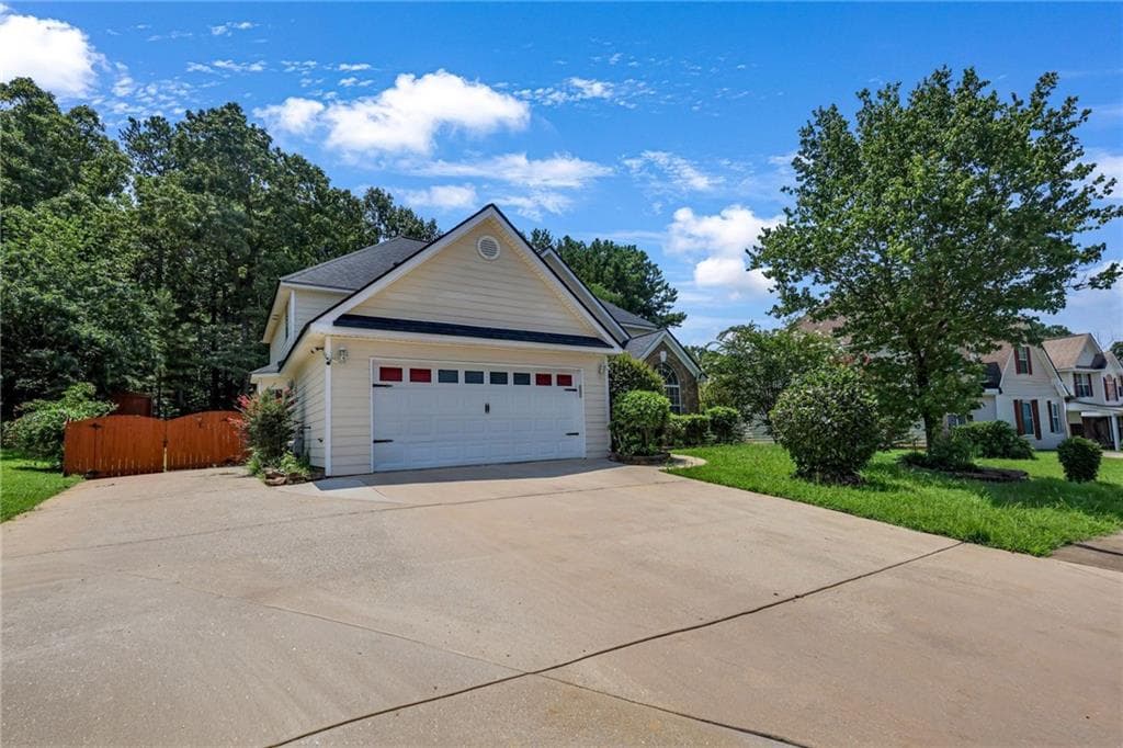 5 bedroom, 3 bathroom, 2,598 sq ft single family residence for sale at 30 EMERSON Trail, Covington, GA 30016