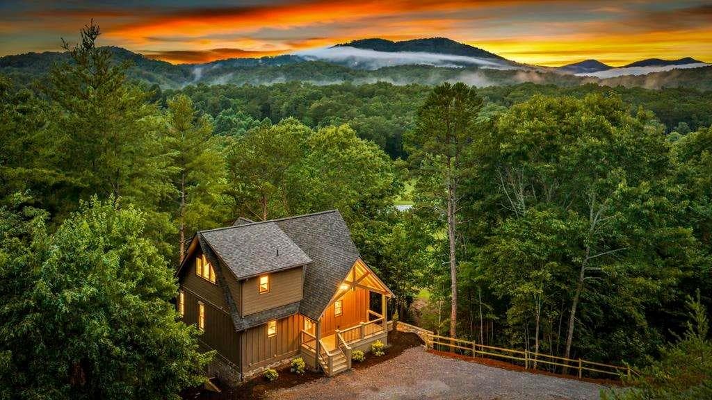 3 bedroom, 4 bathroom, 2,176 sq ft single family residence for sale at 144 Highlands Gap, Mineral Bluff, GA 30559