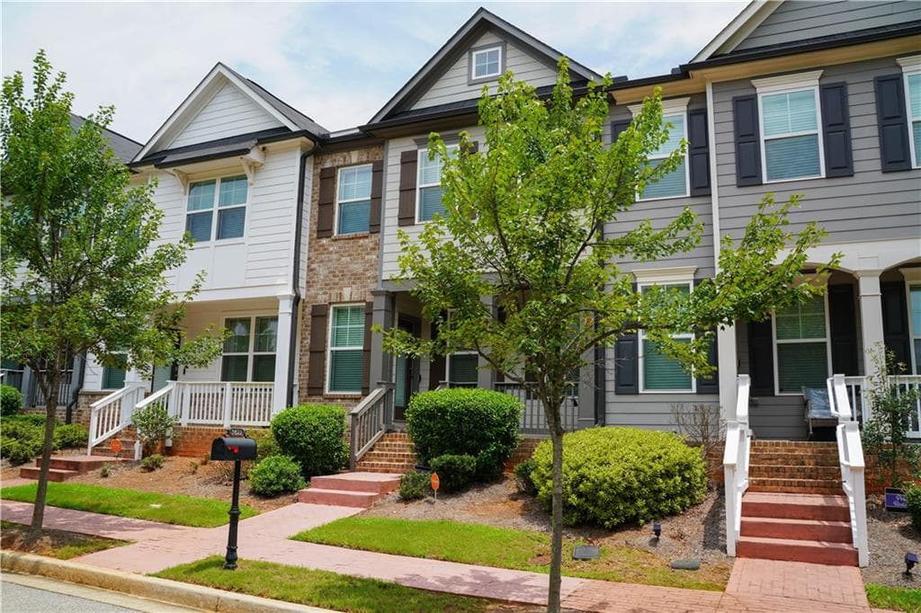 3 bedroom, 4 bathroom, 1,740 sq ft townhouse for sale at 3622 Princeton Avenue, Atlanta, GA 30337