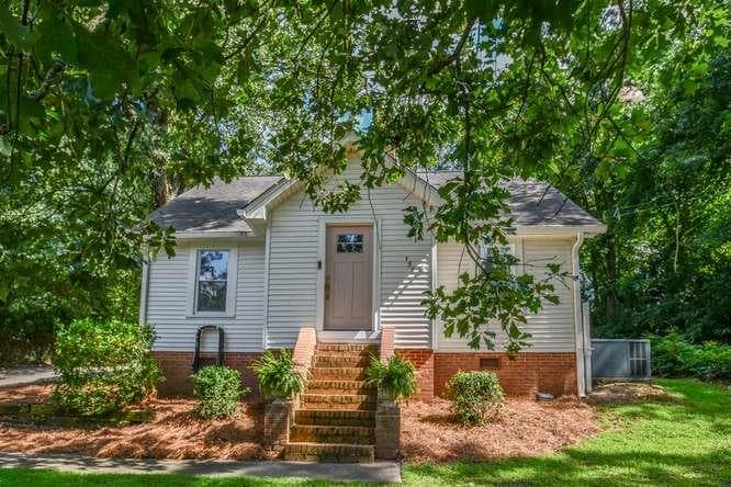 3 bedroom, 2 bathroom, 1,390 sq ft single family residence for sale at 155 Mountain View Drive, Gainesville, GA 30501