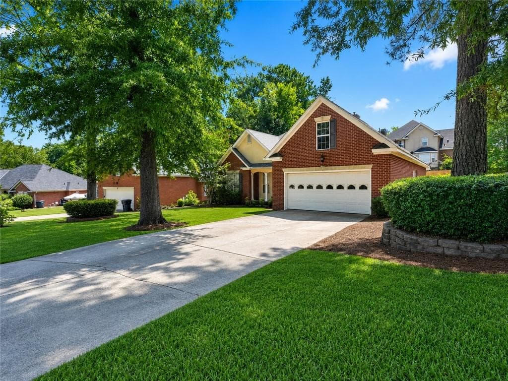 3 bedroom, 2 bathroom, 2,250 sq ft single family residence for sale at 1959 Toccoa Falls, Grovetown, GA 30813