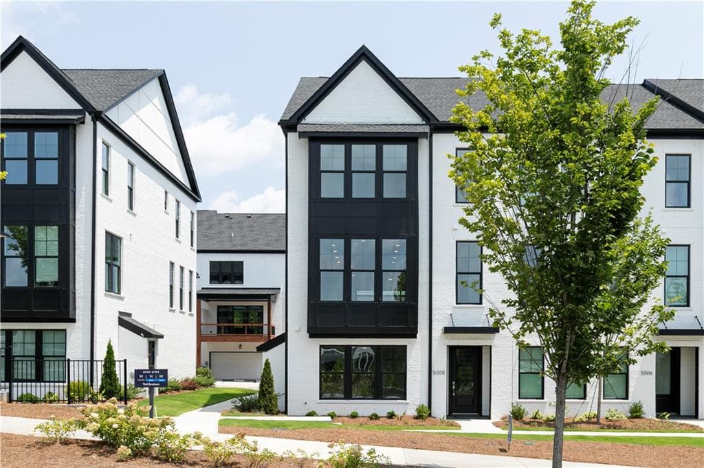 3 bedroom, 4 bathroom, 2,700 sq ft townhouse under contract at 5008 Hartwell Place, Alpharetta, GA 30009