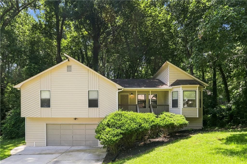 3 bedroom, 2 bathroom, 1,934 sq ft single family residence for sale at 5561 Deerfield Place, Kennesaw, GA 30144