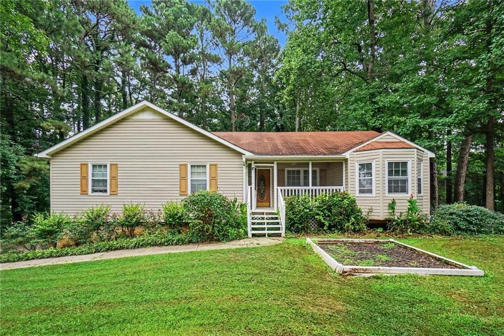 4 bedroom, 3 bathroom, 3,349 sq ft single family residence for sale at 6160 Picketts Ridge, Acworth, GA 30101