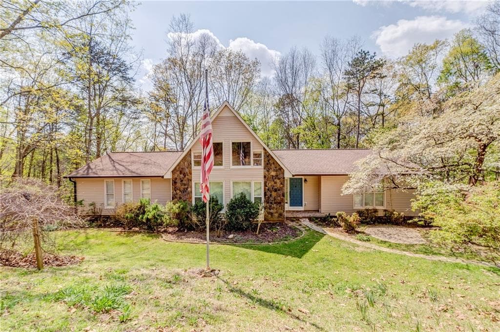 3 bedroom, 3 bathroom, 2,126 sq ft single family residence sold at 35 The Trail, Lindale, GA 30147