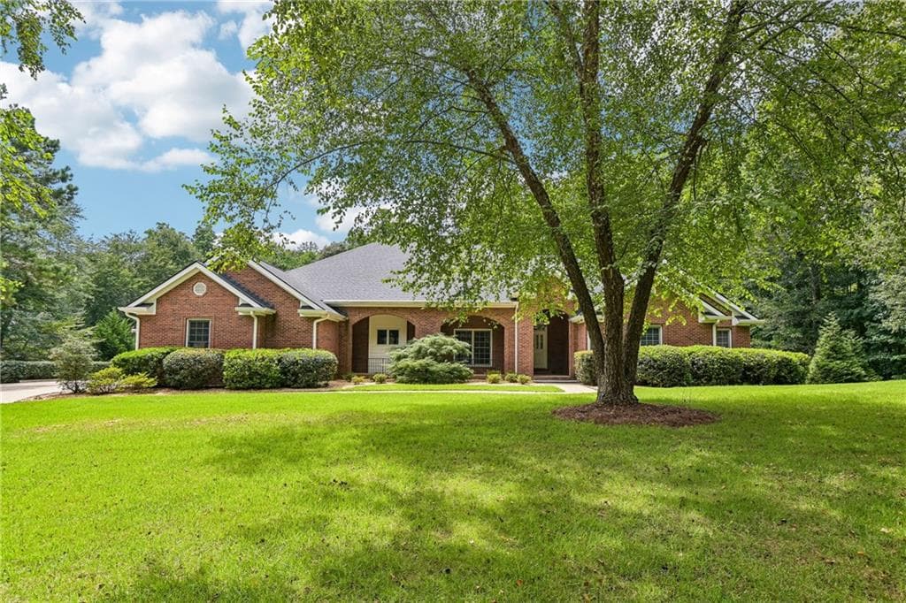 6 bedroom, 4 bathroom, 6,361 sq ft single family residence for sale at 2077 Coolidge Way, Acworth, GA 30101