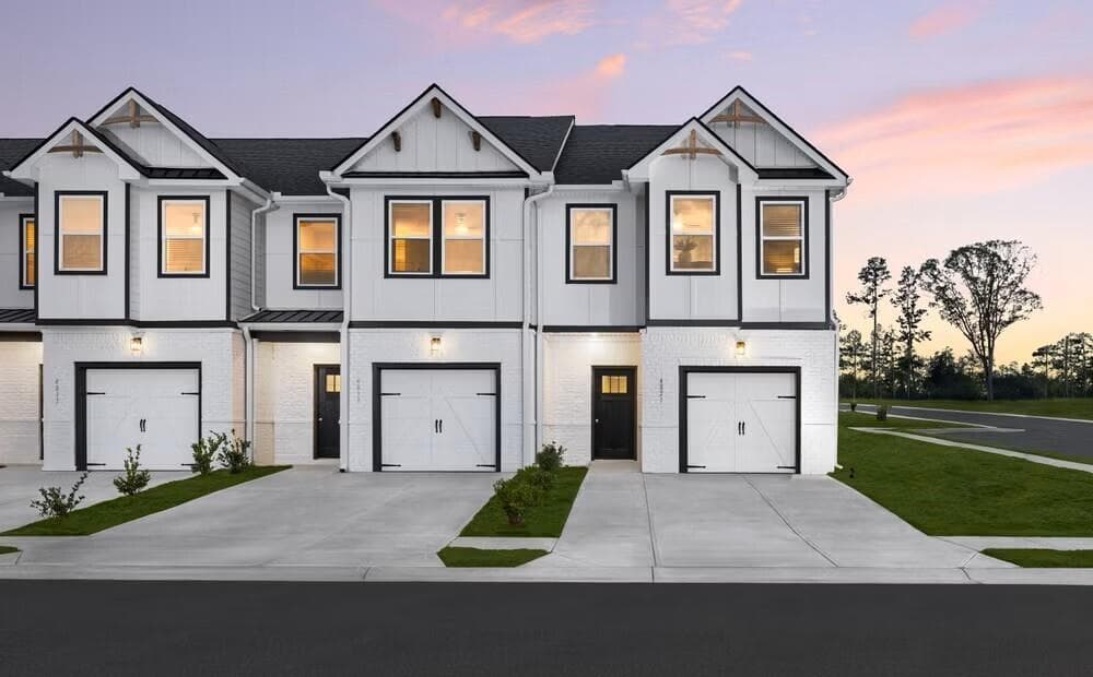 3 bedroom, 3 bathroom, 1,598 sq ft townhouse for sale at 5228 MUNDY Grove Lane, Gainesville, GA 30504
