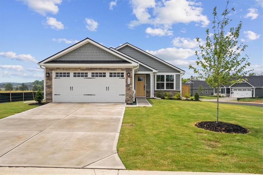 2 bedroom, 2 bathroom, 1,153 sq ft single family residence for sale at 358 Oakleigh Drive, Calhoun, GA 30701