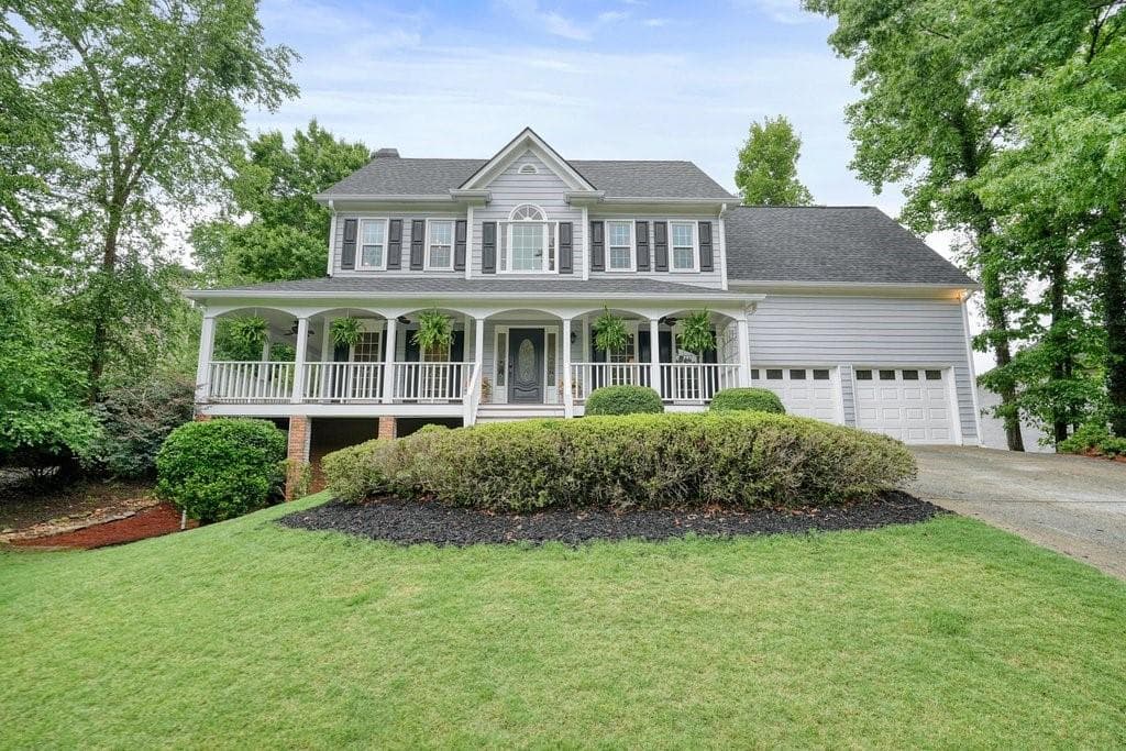 5 bedroom, 4 bathroom, 3,644 sq ft single family residence under contract at 1011 Fairway Valley Drive, Woodstock, GA 30189