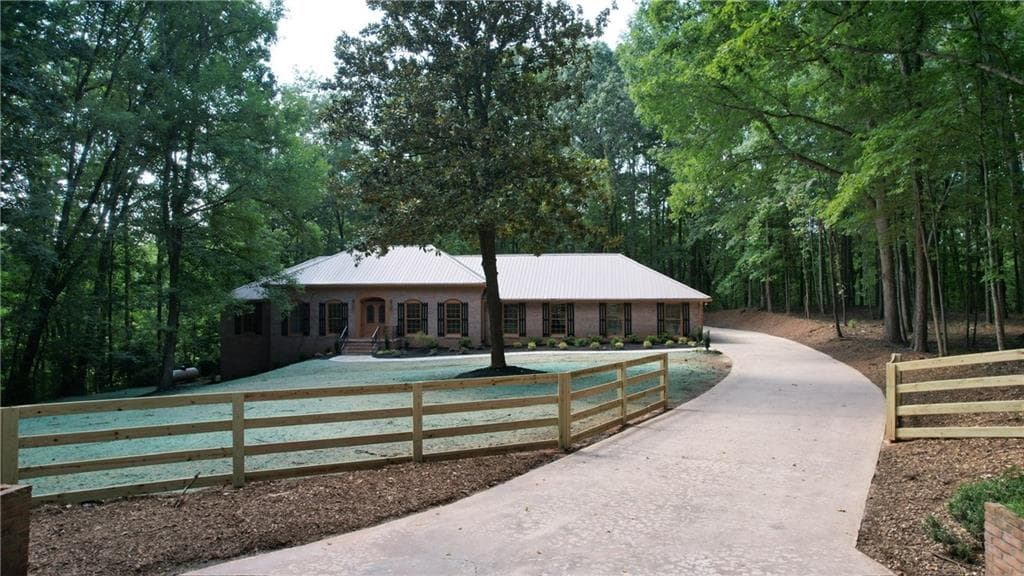 3 bedroom, 2 bathroom, 2,285 sq ft single family residence for sale at 5 Gravitt Drive, Dawsonville, GA 30534