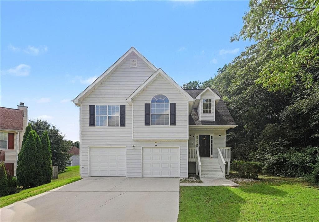 4 bedroom, 3 bathroom, 3,402 sq ft single family residence under contract at 11050 Pebble Brook Court, Hampton, GA 30228