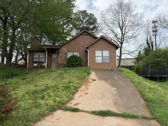 3 bedroom, 2 bathroom, 1,300 sq ft single family residence for sale at 4817 Mainstreet Valley Trace, Stone Mountain, GA 30088