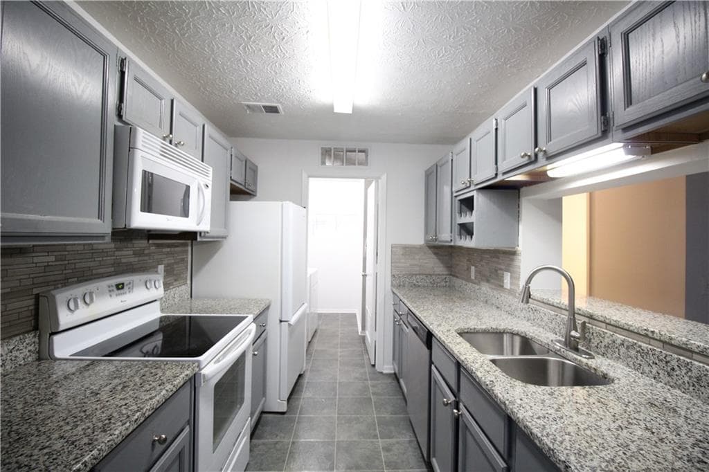 2 bedroom, 2 bathroom, 1,000 sq ft condominium for rent at 204 Warm Springs Circle, Roswell, GA 30075 for $1,800 a month