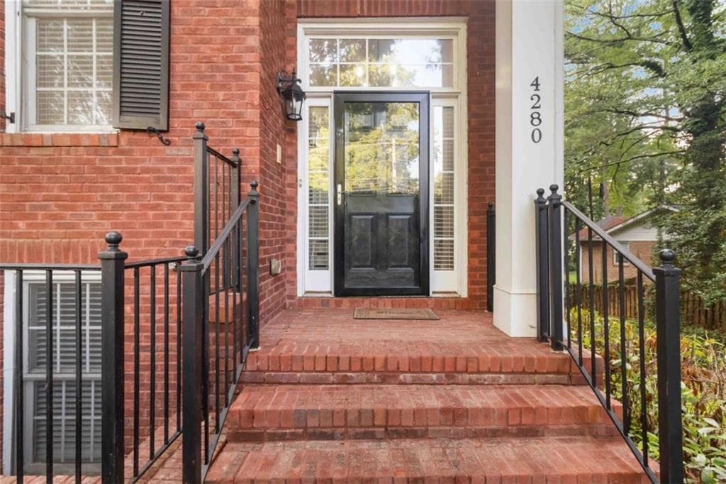 3 bedroom, 4 bathroom, 3,069 sq ft townhouse for sale at 4280 Kingston Gate Cove, Atlanta, GA 30341