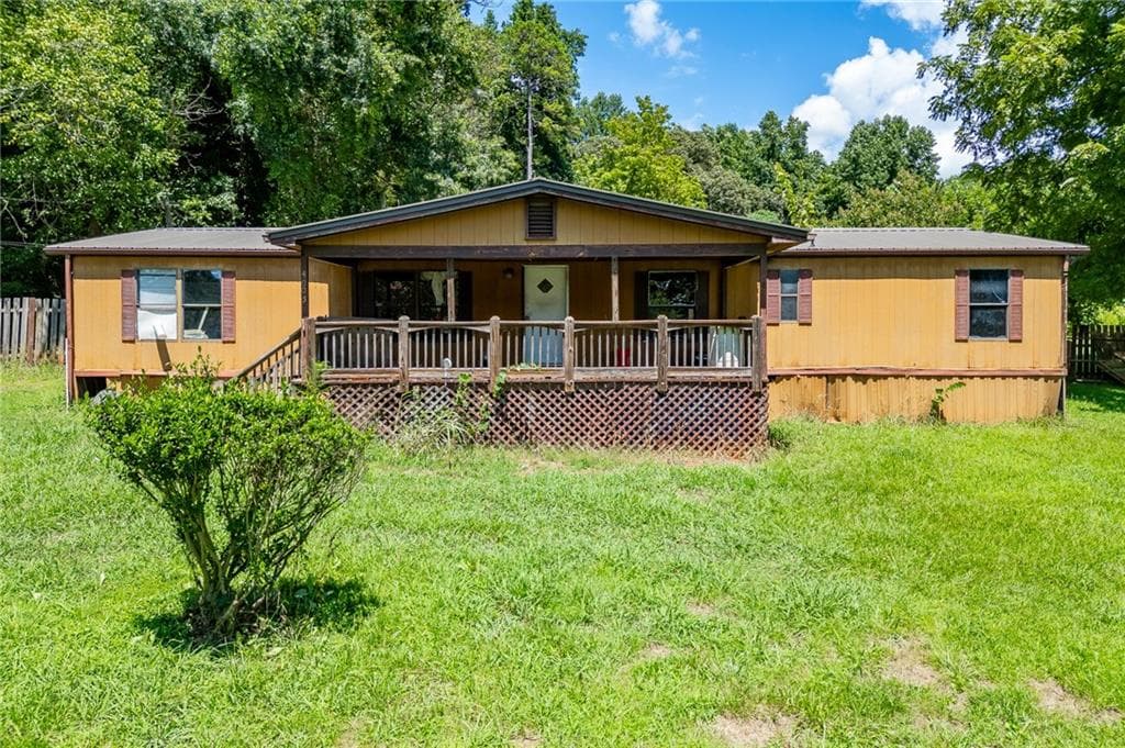 4 bedroom, 2 bathroom, 1,736 sq ft single family residence for sale at 4005 C Rogers Road, Gainesville, GA 30506