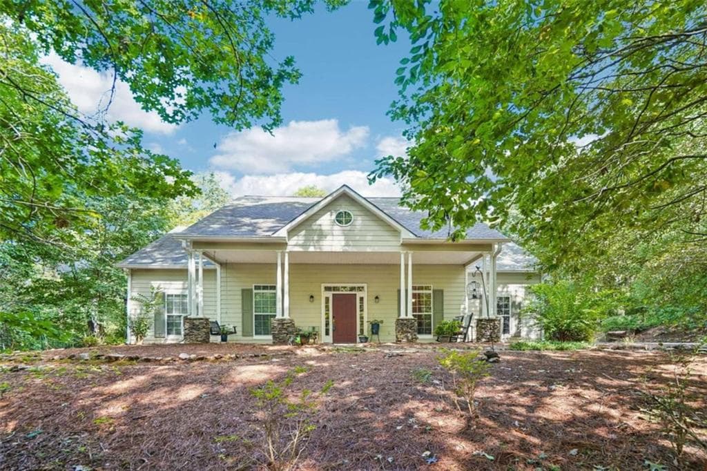3 bedroom, 3 bathroom, 1,917 sq ft single family residence for sale at 119 Pebble Creek Lane, Alto, GA 30510