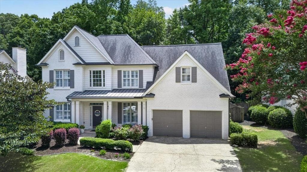 4 bedroom, 3 bathroom, 2,688 sq ft single family residence sold at 2095 Darien Park Drive, Roswell, GA 30076
