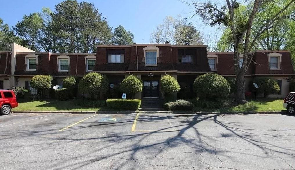 2 bedroom, 2 bathroom, 1,280 sq ft condominium for sale at 2936 Parc Lorraine 2936, Lithonia, GA 30038