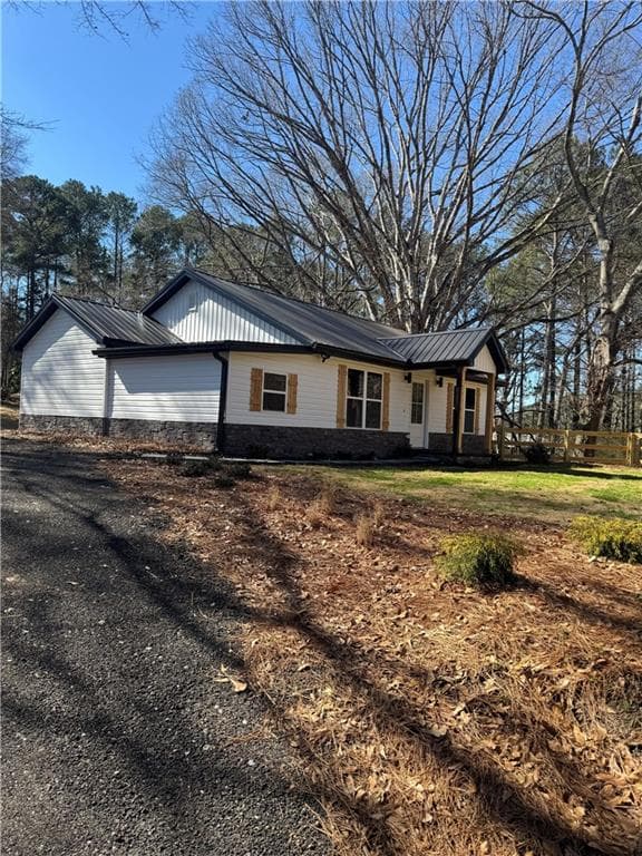 3 bedroom, 2 bathroom, 1,008 sq ft single family residence sold at 7167 Brown Bridge Road, Covington, GA 30014