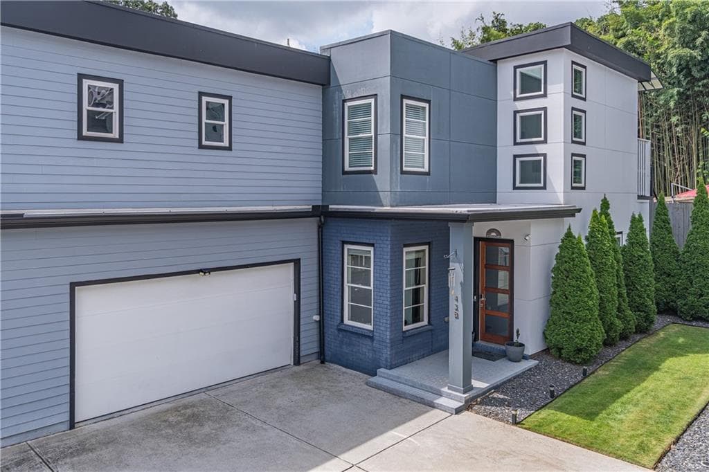 4 bedroom, 3 bathroom, 2,800 sq ft townhouse under contract at 42 Walthall Street B, Atlanta, GA 30307