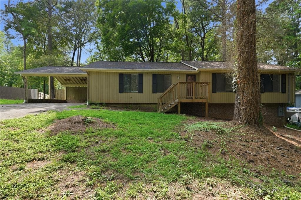 3 bedroom, 2 bathroom, 1,655 sq ft single family residence for sale at 473 Raven Springs Trail, Stone Mountain, GA 30087