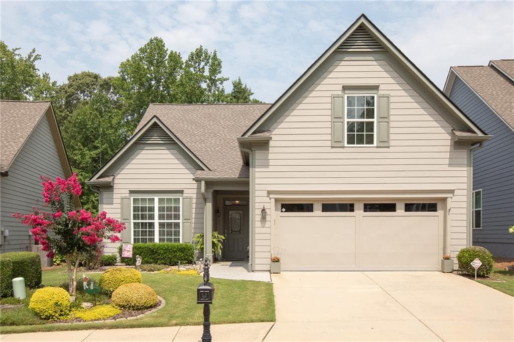 2 bedroom, 2 bathroom, 1,923 sq ft single family residence for sale at 3688 Majestic Oak Drive, Gainesville, GA 30504