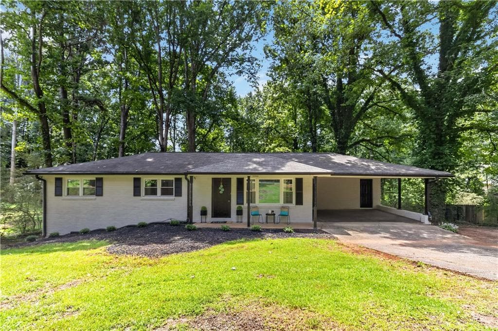 3 bedroom, 3 bathroom, 1,190 sq ft single family residence for sale at 1539 Rockingway Drive, Marietta, GA 30008