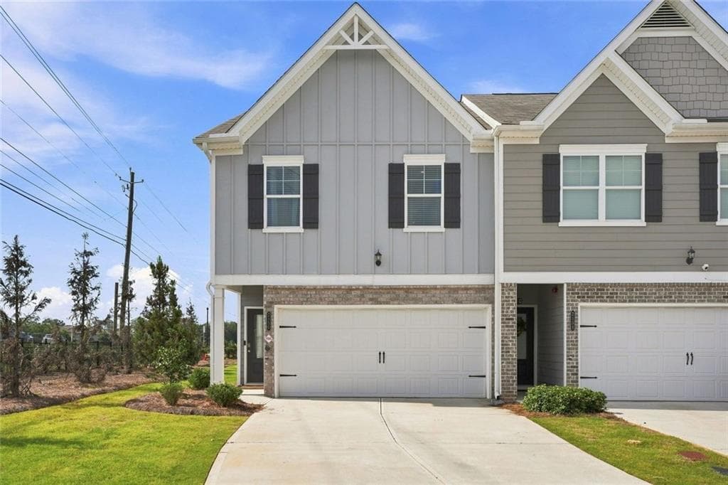 3 bedroom, 3 bathroom, 1,568 sq ft townhouse for sale at 2150 Dougherty Place, Hampton, GA 30228