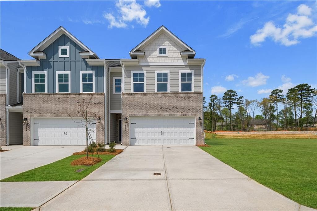 3 bedroom, 3 bathroom, 1,849 sq ft townhouse for sale at 3659 Donovan Circle, Loganville, GA 30052