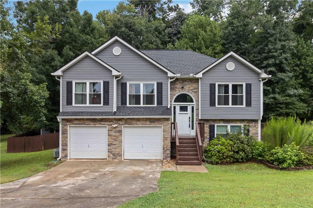 4 bedroom, 3 bathroom, 2,879 sq ft single family residence for sale at 624 Gatewood Way, Monroe, GA 30656