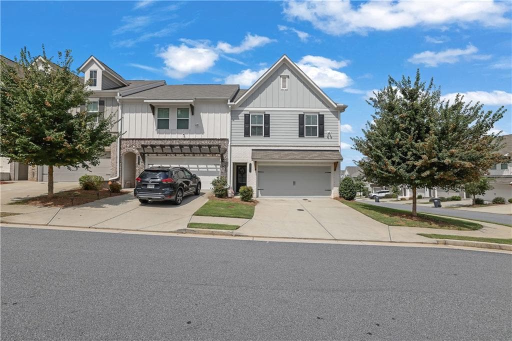 3 bedroom, 3 bathroom, 1,852 sq ft townhouse for sale at 2936 Edgemont Lane, Marietta, GA 30008