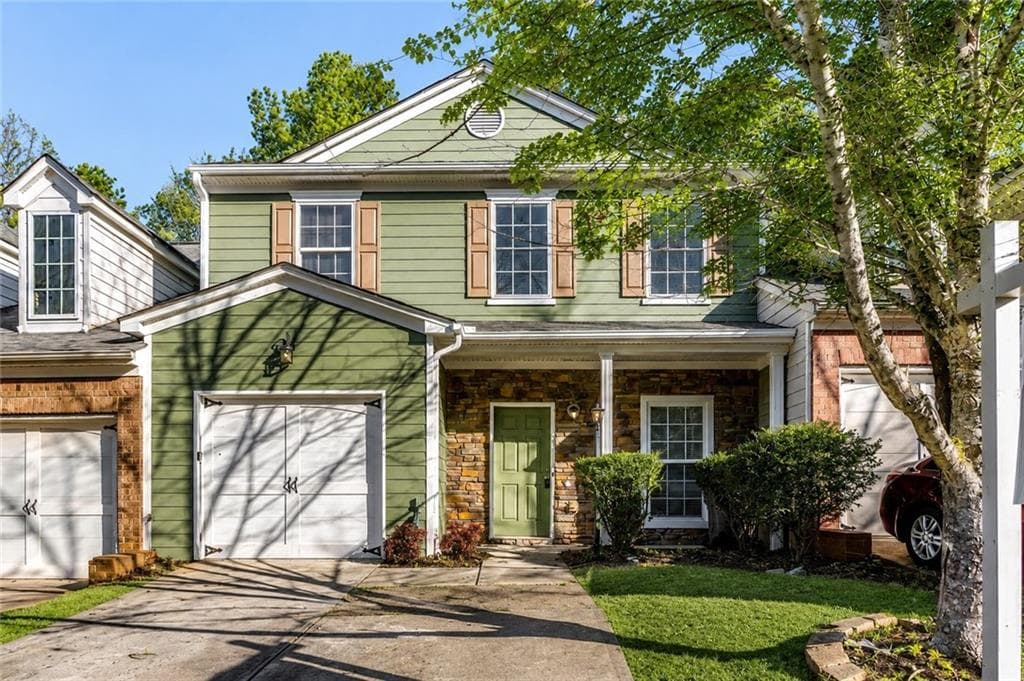 3 bedroom, 3 bathroom, 2,015 sq ft townhouse for sale at 6269 Colonial View, Fairburn, GA 30213