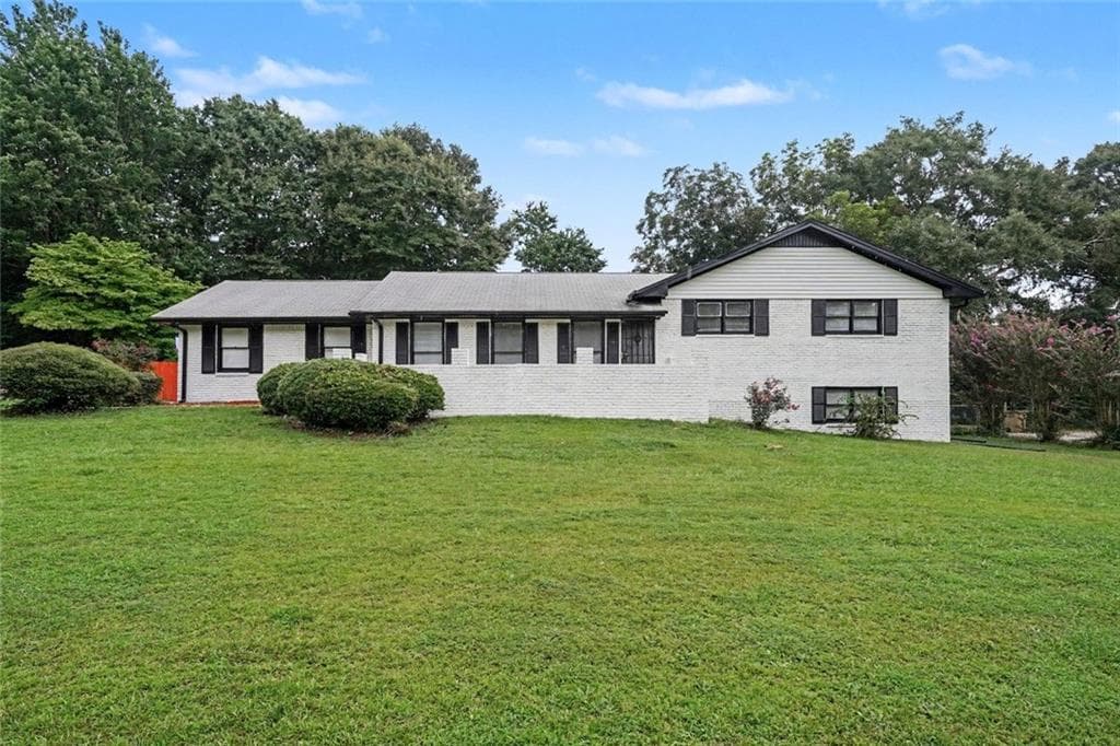 4 bedroom, 3 bathroom, 1,822 sq ft single family residence sold at 8806 Twin Oaks Drive, Jonesboro, GA 30236