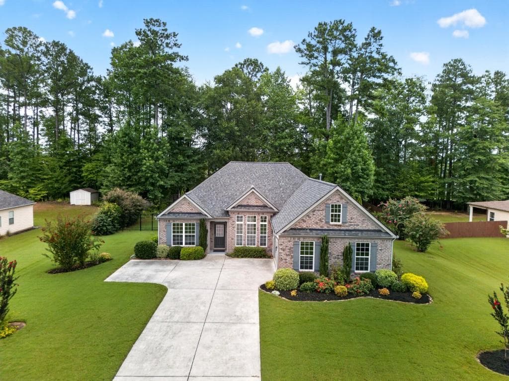 3 bedroom, 3 bathroom, 2,254 sq ft single family residence for sale at 155 Savannah Drive, Senoia, GA 30276