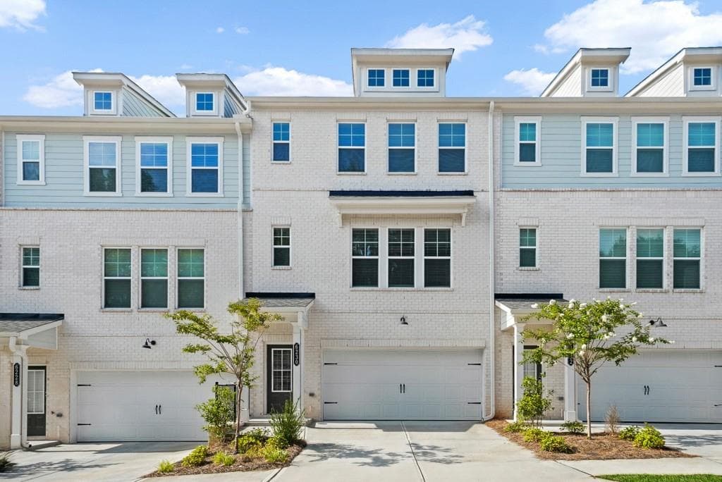 4 bedroom, 4 bathroom, 2,504 sq ft townhouse for sale at 6230 Kenbrook Drive, Tucker, GA 30084