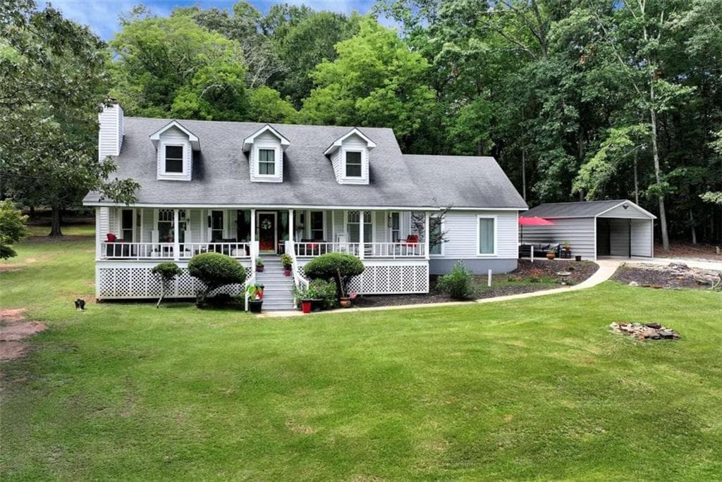 4 bedroom, 3 bathroom, 2,739 sq ft single family residence for sale at 425 Greenleaf Drive, Lavonia, GA 30553