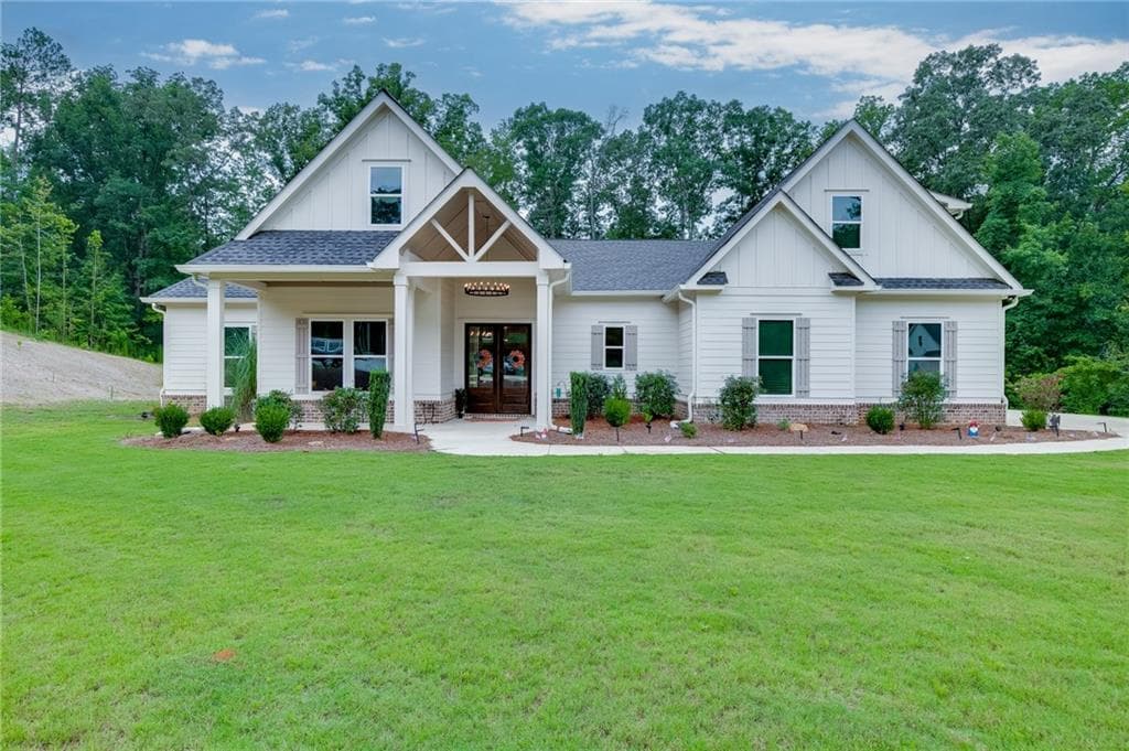 4 bedroom, 3 bathroom, 2,793 sq ft single family residence for sale at 1077 Riverstone Drive, Social Circle, GA 30025