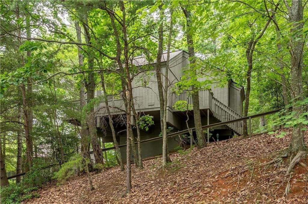 3 bedroom, 2 bathroom, 1,696 sq ft single family residence for sale at 135 Wolfscratch Drive, Big Canoe, GA 30143