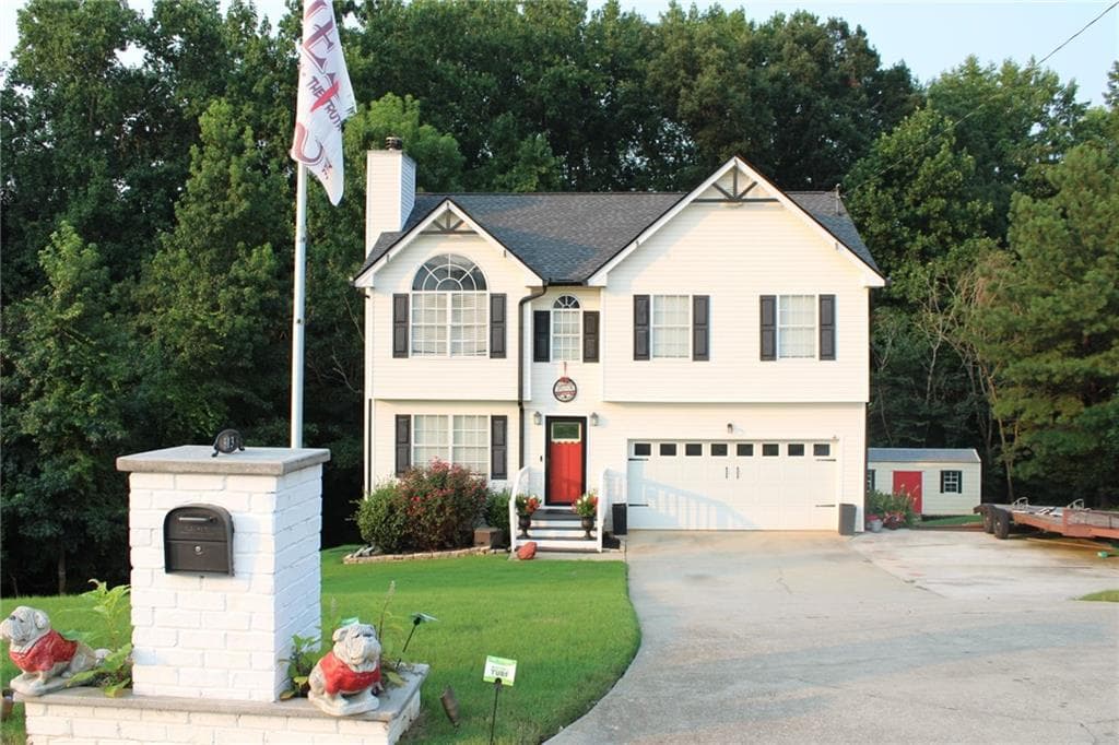 4 bedroom, 4 bathroom, 2,154 sq ft single family residence under contract at 513 Scott Circle, Palmetto, GA 30268