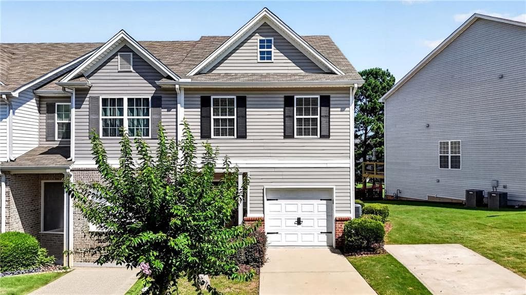 3 bedroom, 3 bathroom, 1,740 sq ft townhouse for sale at 4688 Beacon Ridge Lane, Flowery Branch, GA 30542