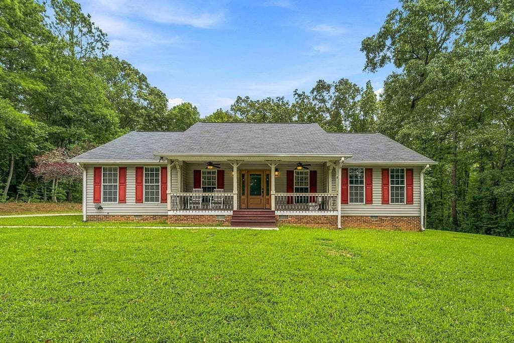 3 bedroom, 2 bathroom, 1,710 sq ft single family residence sold at 1208 Bellview Road, Rockmart, GA 30153